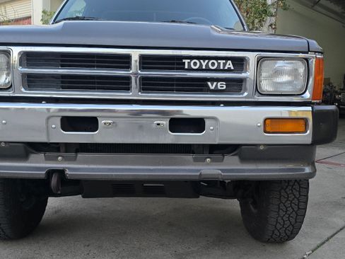 Used 1988 Toyota Pickup Deluxe image 15