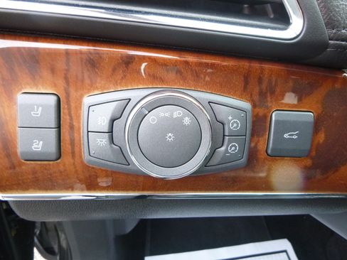 Used 2013 Lincoln MKX Reserve image 23