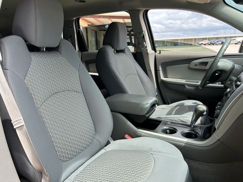 Used 2012 Chevrolet Traverse LT image 17