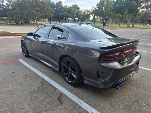 Used 2018 Dodge Charger Scat Pack image 4