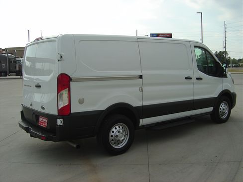 Used 2021 Ford Transit 250 image 4