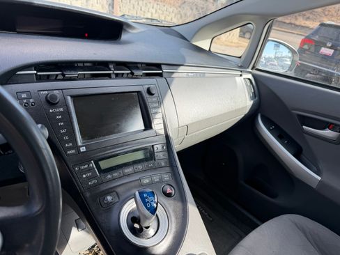 Used 2010 Toyota Prius Four image 11