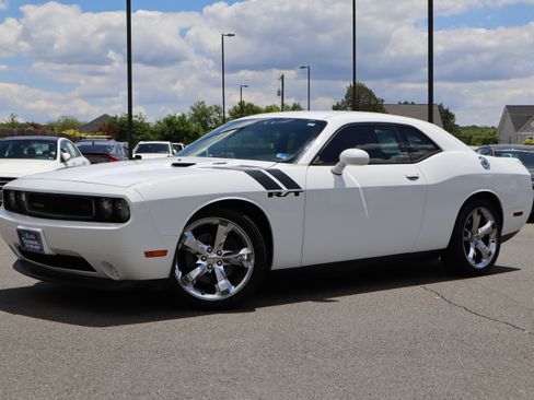Used 2013 Dodge Challenger R/T Plus RWD image 2