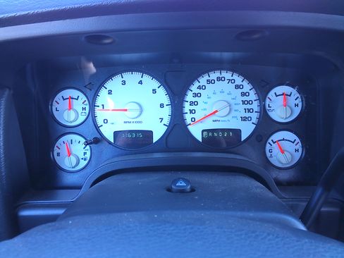 Used 2005 Dodge Ram 1500 Truck SLT image 14