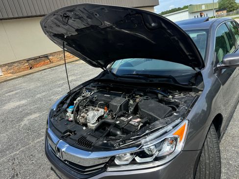 Used 2016 Honda Accord EX-L Sedan image 22