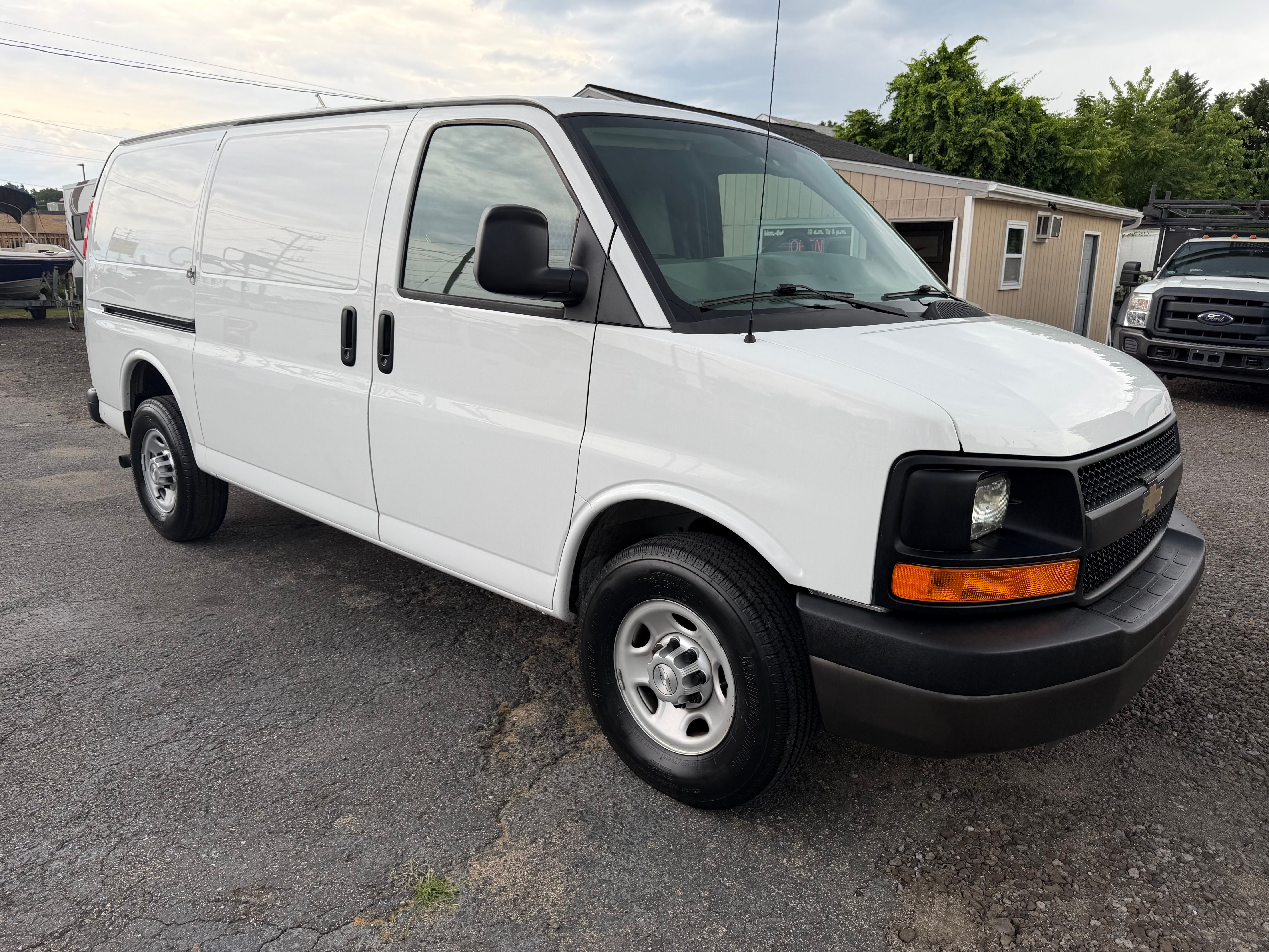 Used 2015 Chevrolet Express 2500 UNAVAIL RWD image 6