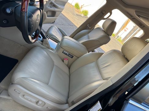 Used 2010 Lexus LX 570 image 23