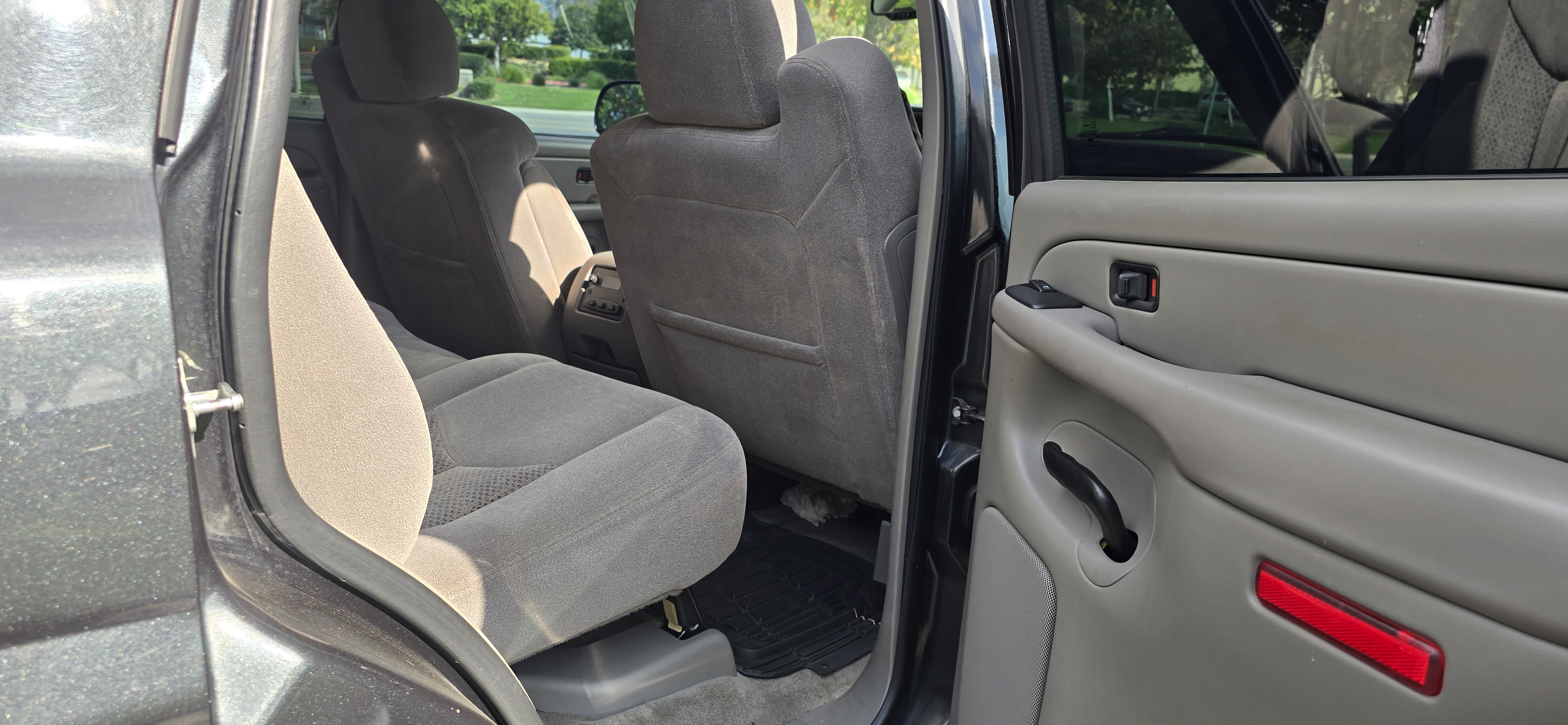 Used 2004 Chevrolet Tahoe 2WD image 30
