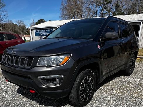Used 2019 Jeep Compass Trailhawk image 2