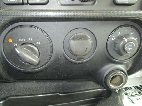 Used 2007 GMC Envoy SLE image 42