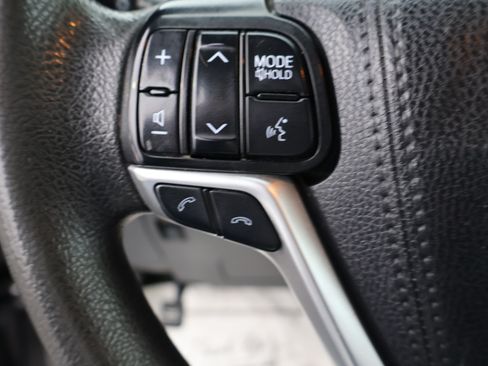 Used 2020 Toyota Sienna LE image 24