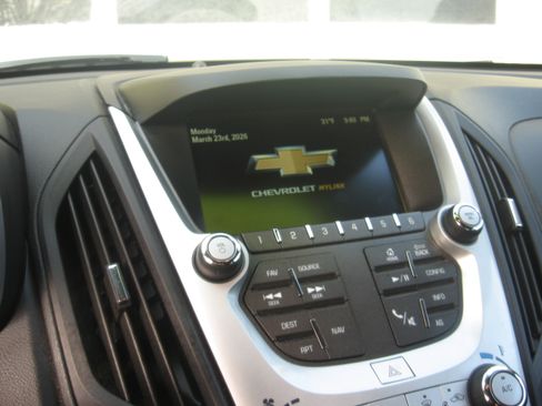 Used 2017 Chevrolet Equinox LT image 11