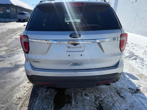 Used 2017 Ford Explorer XL image 5