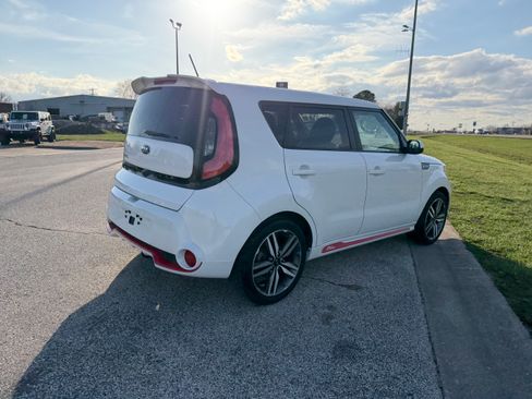 Used 2014 Kia Soul + image 4