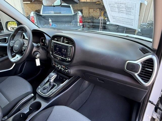 Used 2023 Kia Soul LX FWD image 8