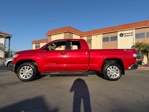 Used 2017 Toyota Tundra SR5 image 3