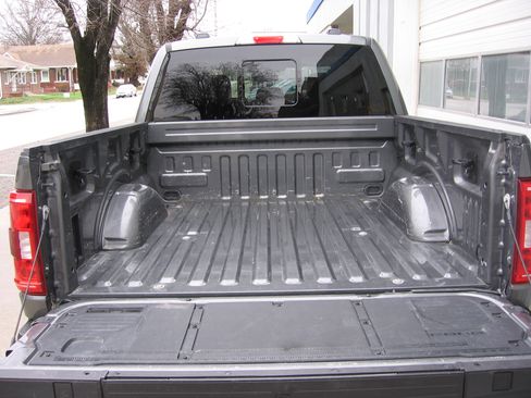 Used 2022 Ford F150 XLT image 6