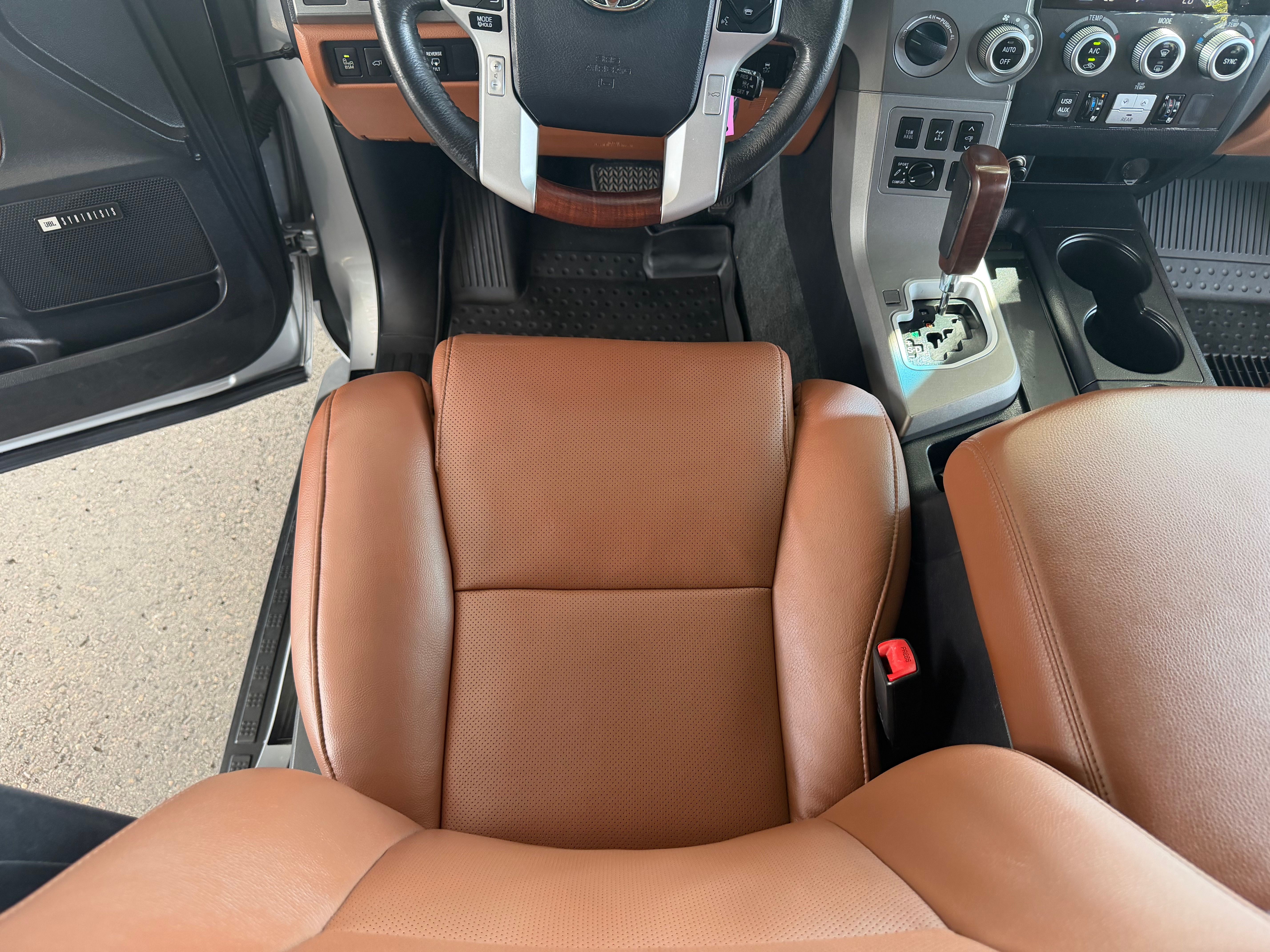 Used 2017 Toyota Sequoia Platinum AWD/4WD image 22