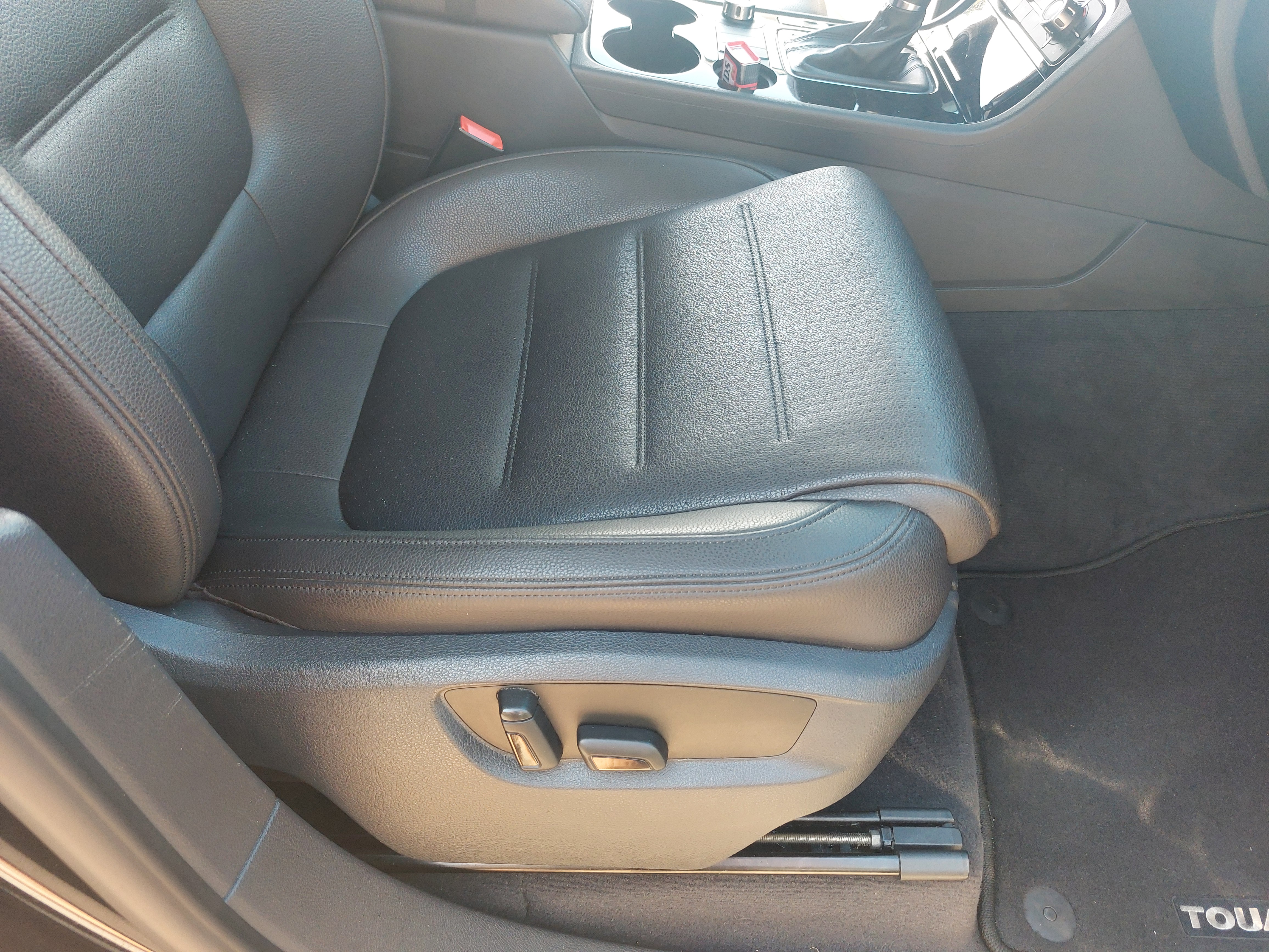 Used 2014 Volkswagen Touareg VR6 AWD/4WD image 11