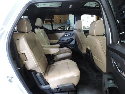 Used 2023 Chevrolet Traverse Premier image 26