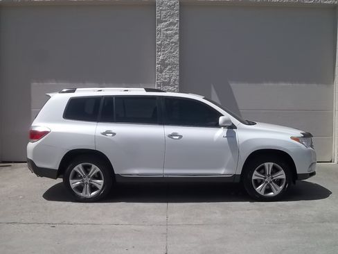 Used 2012 Toyota Highlander 4WD Limited image 9