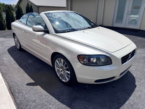 Used 2007 Volvo C70 T5 Convertible FWD image 4