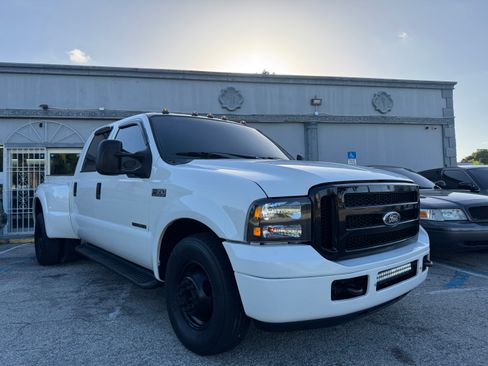 Used 2003 Ford F350 XL image 1