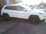 Used 2016 Jeep Cherokee Latitude image 4