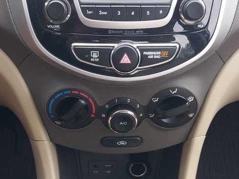 Used 2014 Hyundai Accent GLS image 15