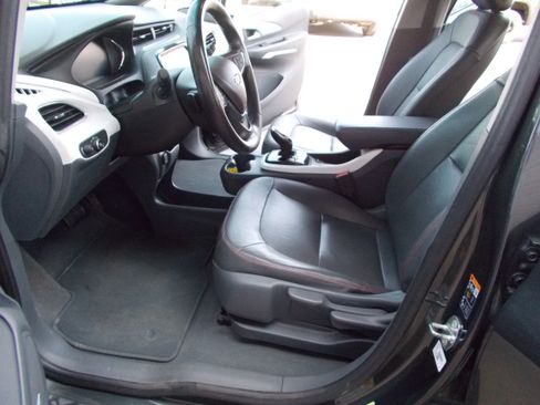 Used 2017 Chevrolet Bolt Premier image 18