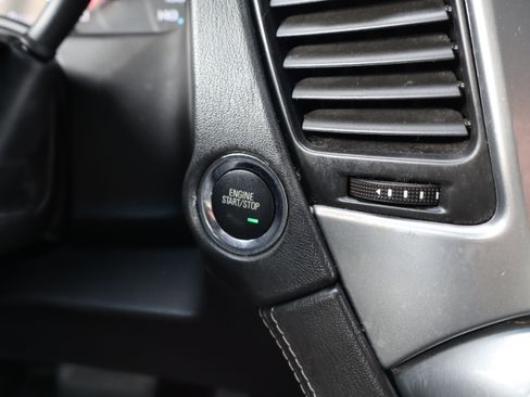 Used 2018 Chevrolet Suburban Premier image 21