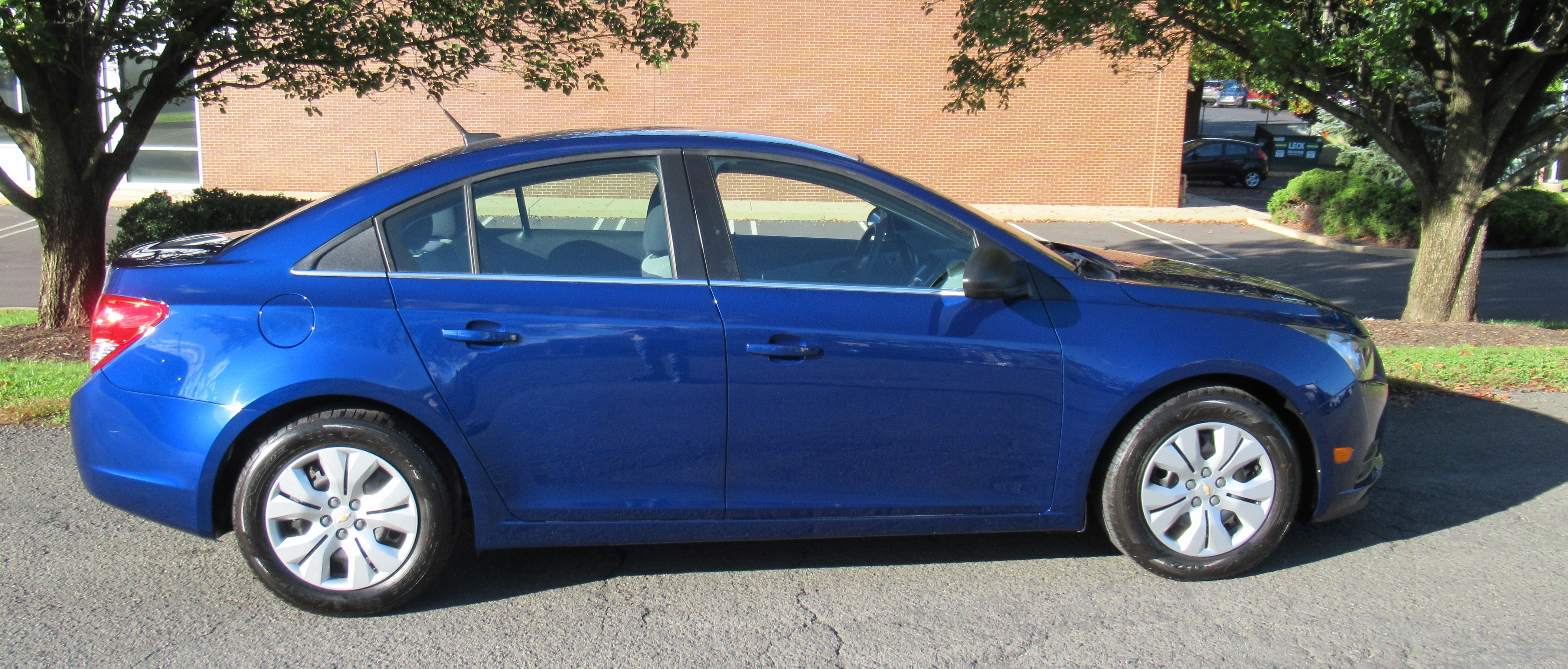 Used 2012 Chevrolet Cruze LS FWD image 5