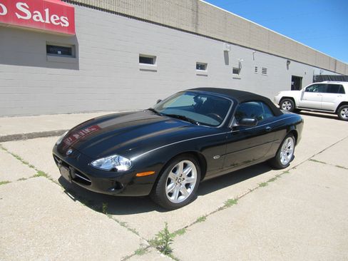 Used 2000 Jaguar XK8 Convertible RWD image 2