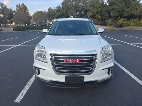 Used 2017 GMC Terrain SLE image 2