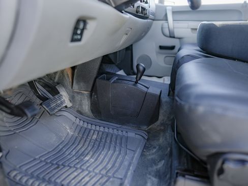 Used 2013 Chevrolet Silverado 3500 W/T image 7