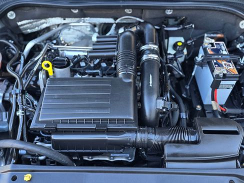 Used 2017 Volkswagen Jetta SE image 45