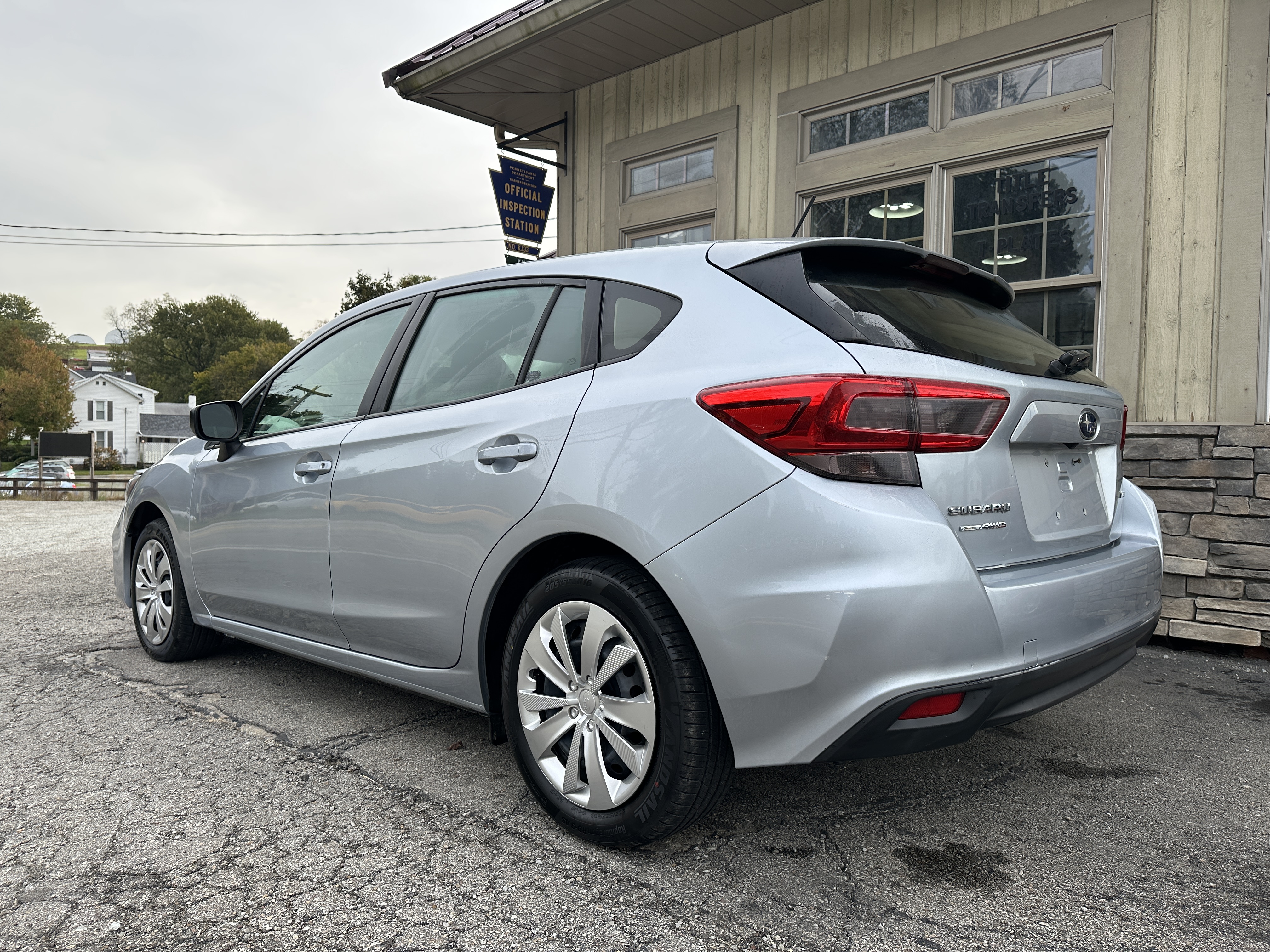 Used 2018 Subaru Impreza 2.0i Hatchback AWD/4WD image 3