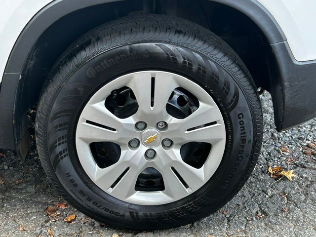 Used 2017 Chevrolet Trax FWD LS image 24