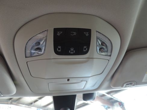 Used 2020 Chrysler Pacifica Touring-L Plus image 43