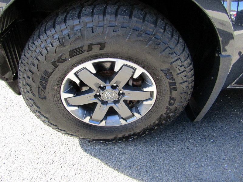 Used 2014 Nissan Frontier 4x4 Crew Cab PRO-4X image 14
