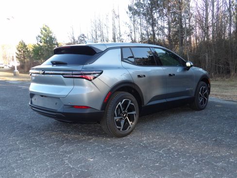 New 2026 Chevrolet Equinox EV LT image 13