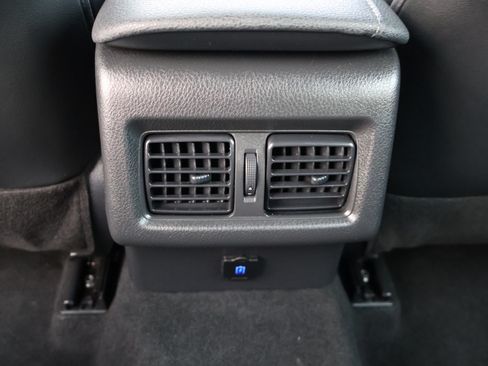 Used 2023 Toyota Camry XLE image 17