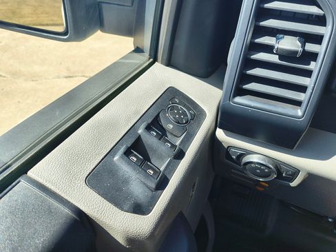 Used 2016 Ford F150 image 10