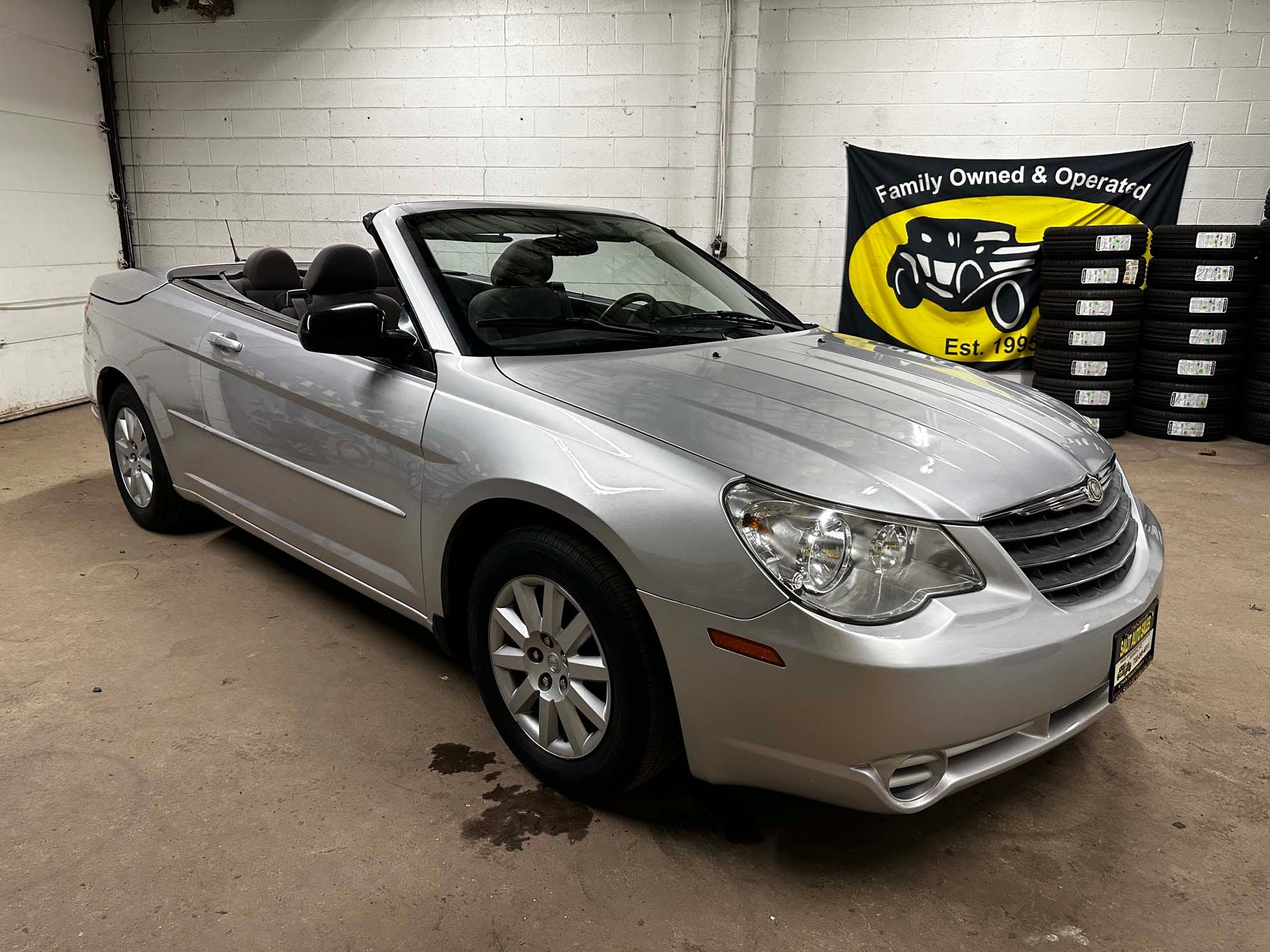 Used 2009 Chrysler Sebring LX FWD image 27