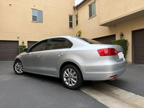Used 2012 Volkswagen Jetta SE Sedan FWD image 4