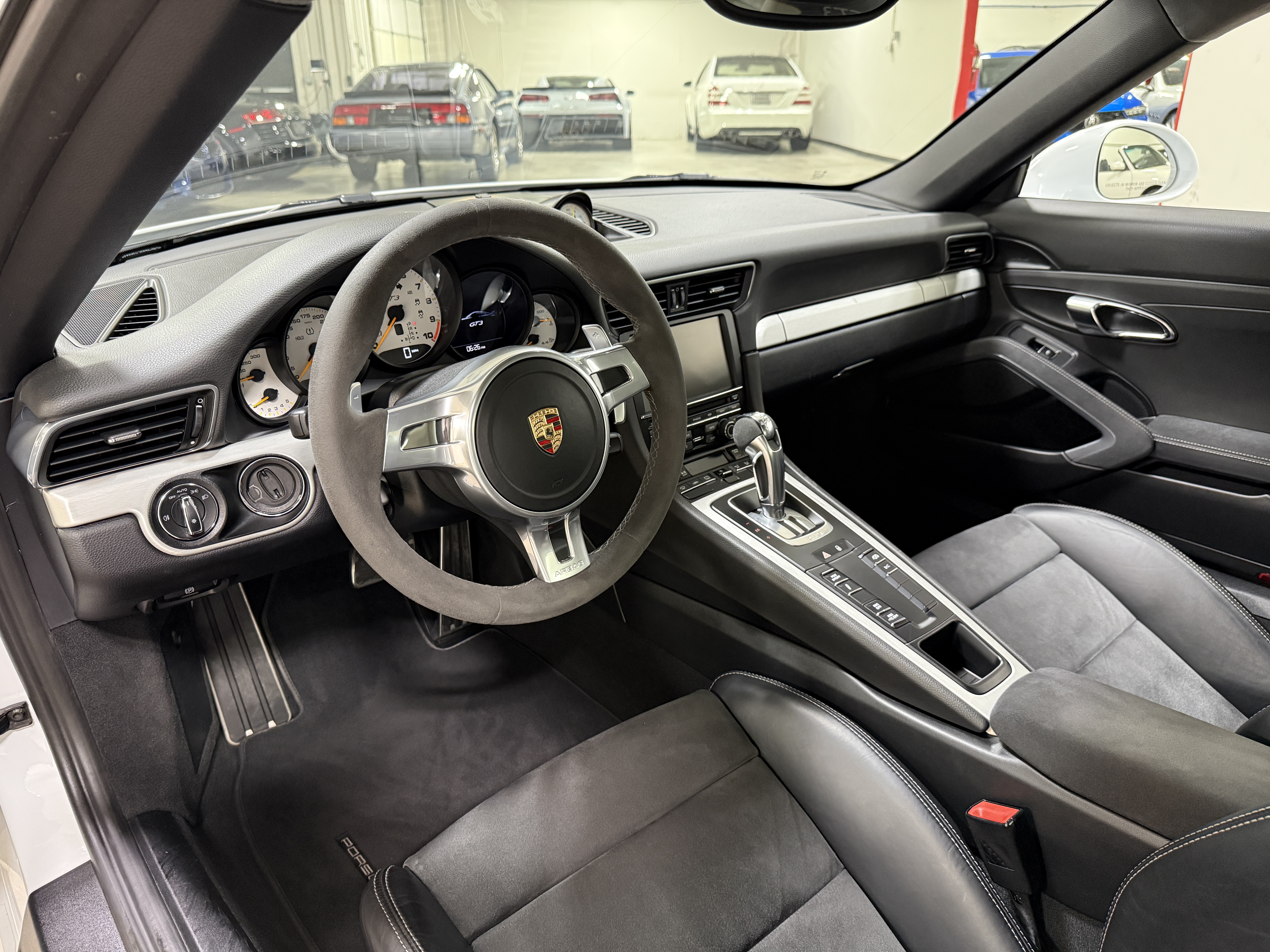 Used 2015 Porsche 911 GT3 RWD image 15