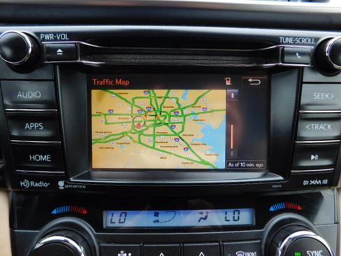 Used 2018 Toyota RAV4 XLE image 19