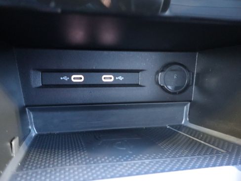 Used 2022 Volkswagen Taos SEL image 30