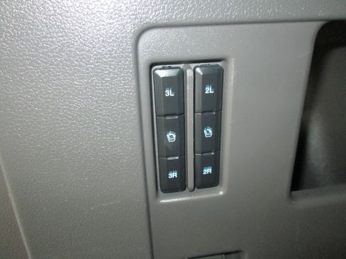 Used 2021 Ford Expedition 2WD XLT image 12
