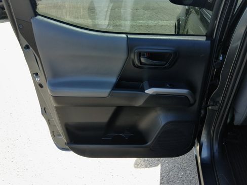 Used 2019 Toyota Tacoma 4x4 Double Cab SR5 image 27